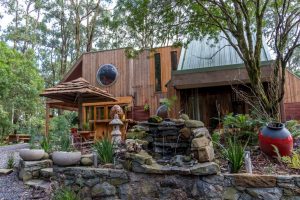 lorne accommodation